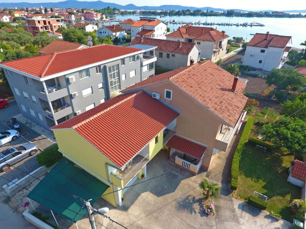 Apartmani Dane ซูโกชัน ภายนอก รูปภาพ