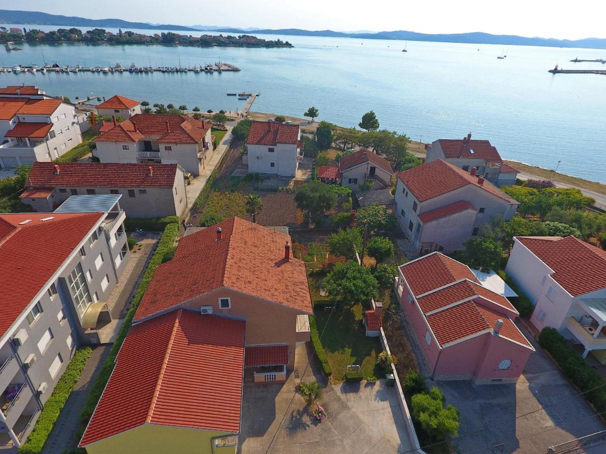Apartmani Dane ซูโกชัน ภายนอก รูปภาพ